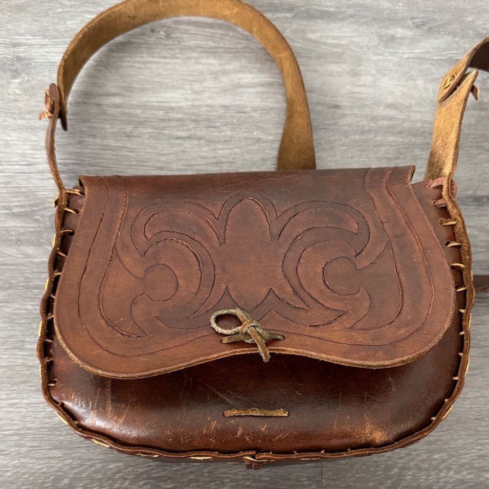 Vintage Brown Embossed Leather Bag - Picture 3 of 14